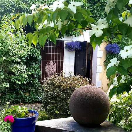 Reglowka Stylowy Dom Z Kominkiem *